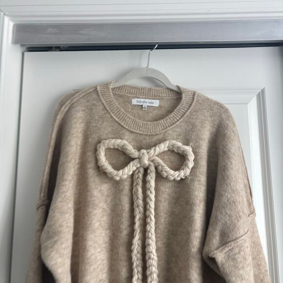 Sofie the Label Women’s Beige Bow Detail Crewneck Sweater Sz M Flirty - Picture 3 of 11